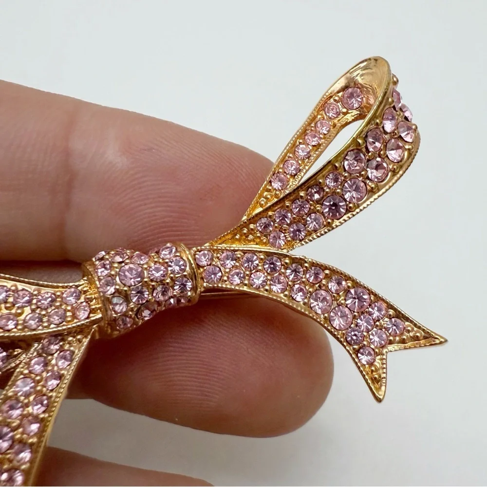 Kenneth Jay Lane KJL Pink Rhinestone Ribbon Bow Goldtone Brooch Pin